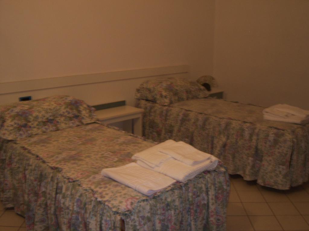 Nuovo Hotel Tripoli Settimo Vittone Стая снимка